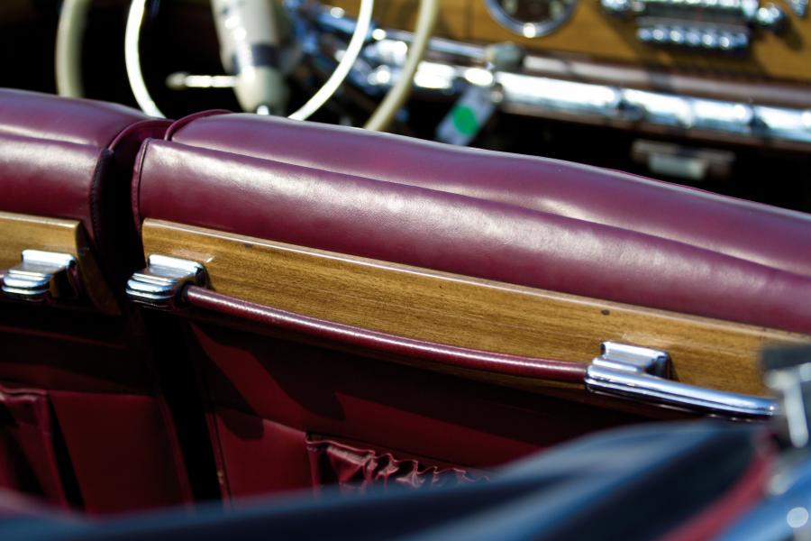 Детали интерьера Hudson Commodore Eight Custom Convertible Brougham 1949 года  (фото 9 из 24)